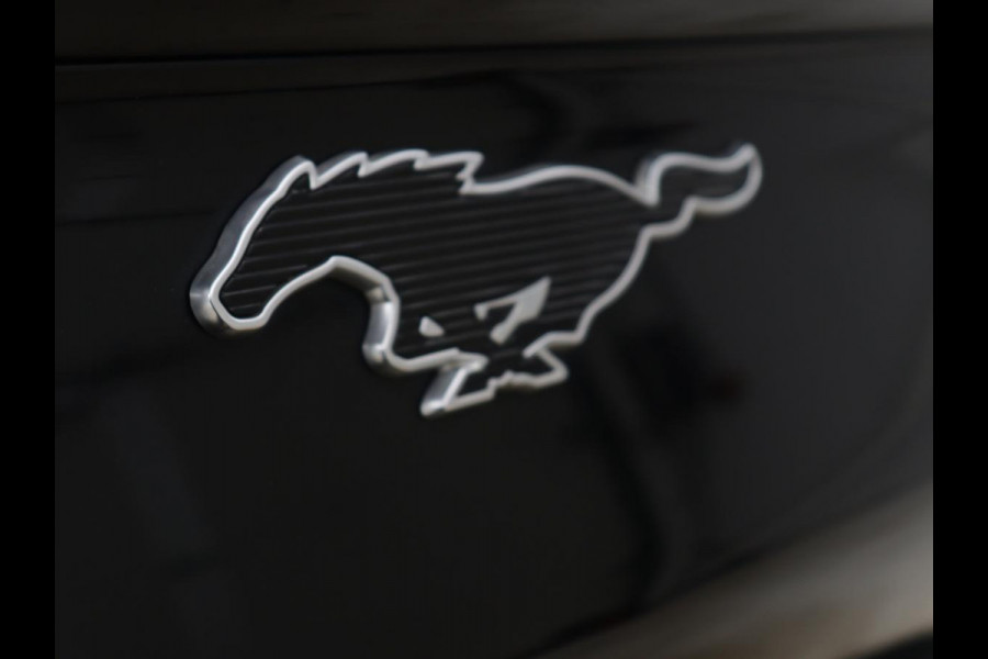 Ford Mustang Mach-E RWD 75 kWh | SOH 93% | Leder | Trekhaak | Stoelverwarming | Adaptive cruise | Carplay | Camera | Stuurverwarming | 18'' | Full LED | Dodehoek detectie | Navigatie