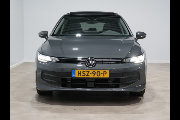 Volkswagen Golf 1.5 eHybrid 204pk Life Edition Panorama Stoel/Stuurverw. Camera 18"velgen Trekhaak