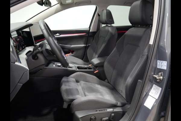 Volkswagen Golf 1.5 eHybrid 204pk Life Edition Panorama Stoel/Stuurverw. Camera 18"velgen Trekhaak