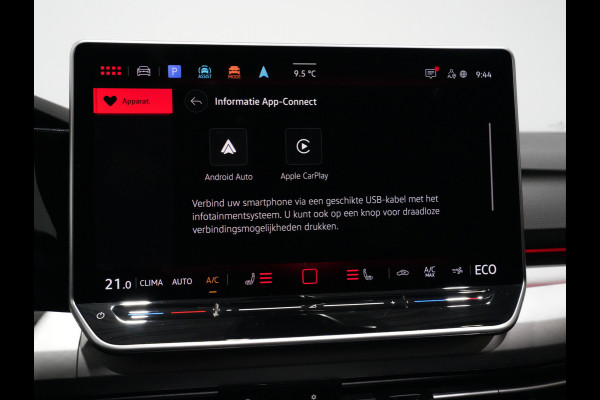 Volkswagen Golf 1.5 eHybrid 204pk Life Edition Panorama Stoel/Stuurverw. Camera 18"velgen Trekhaak