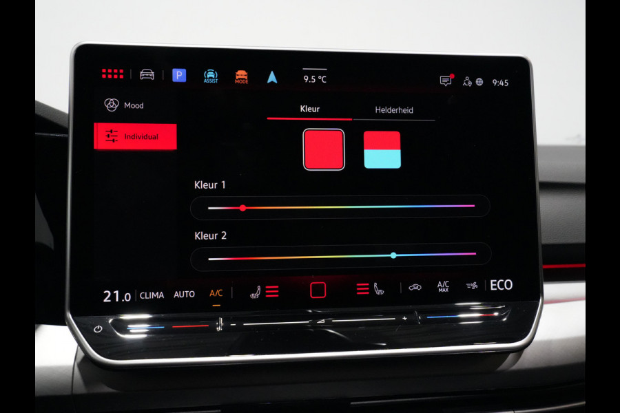 Volkswagen Golf 1.5 eHybrid 204pk Life Edition Panorama Stoel/Stuurverw. Camera 18"velgen Trekhaak