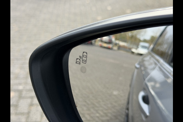 Citroën C4 Spacetourer 130pk Shine (Camera - Keyless Entry - Parkeersensoren V+A - Navigatie - Apple Carplay - Automatisch parkeren - Automatische Airc