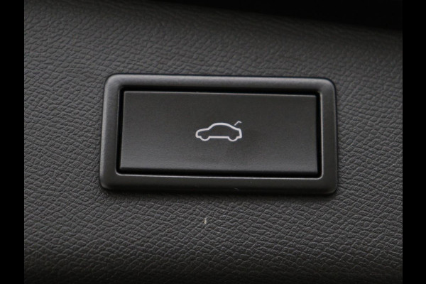 Seat Leon 1.5 eTSI FR Launch Edition | Stoelverwarming | Trekhaak | Adaptive cruise | Camera | Carplay | Sfeerverlichting | Navigatie | Keyless | Dynamic Chassis Control | Full LED