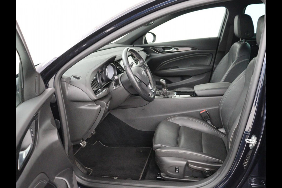 Opel Insignia 1.5 Turbo Business Executive | OPC Line | Leder | Stoel & stuurverwarming | Marix LED | Trekhaak | Carplay | Camera | Comfortstoelen | Navigatie