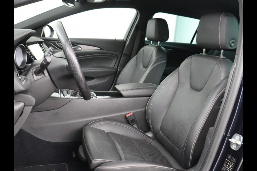 Opel Insignia 1.5 Turbo Business Executive | OPC Line | Leder | Stoel & stuurverwarming | Marix LED | Trekhaak | Carplay | Camera | Comfortstoelen | Navigatie