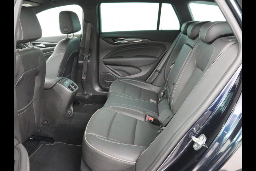 Opel Insignia 1.5 Turbo Business Executive | OPC Line | Leder | Stoel & stuurverwarming | Marix LED | Trekhaak | Carplay | Camera | Comfortstoelen | Navigatie