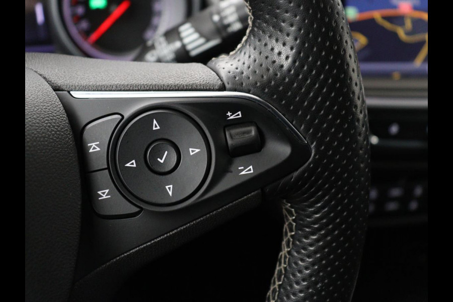 Opel Insignia 1.5 Turbo Business Executive | OPC Line | Leder | Stoel & stuurverwarming | Marix LED | Trekhaak | Carplay | Camera | Comfortstoelen | Navigatie