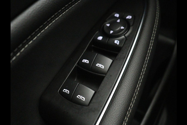 Opel Insignia 1.5 Turbo Business Executive | OPC Line | Leder | Stoel & stuurverwarming | Marix LED | Trekhaak | Carplay | Camera | Comfortstoelen | Navigatie