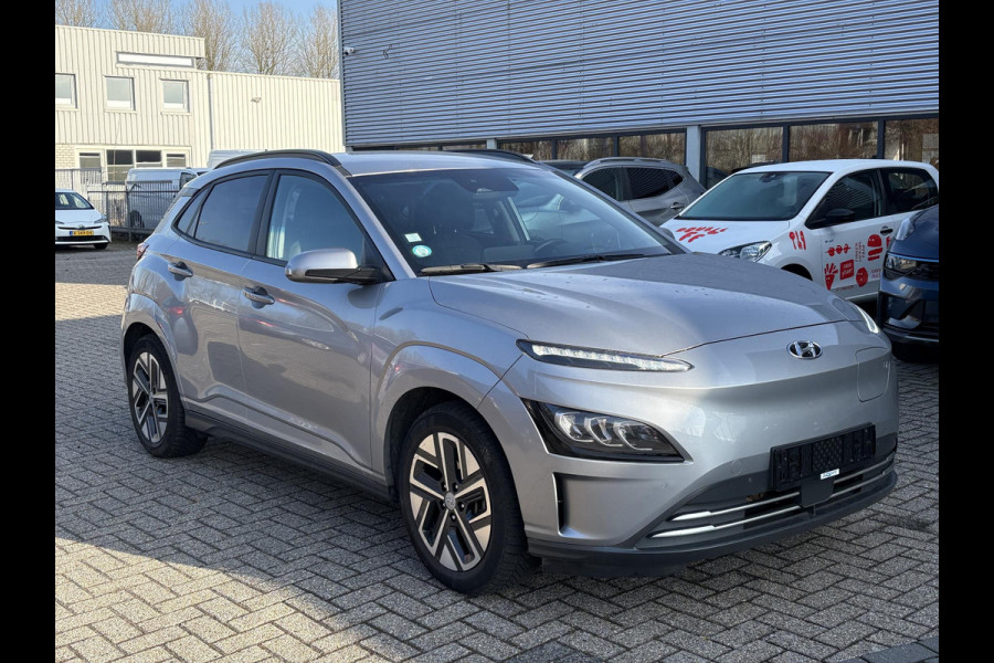 Hyundai Kona EV Premium 64 kWh | Leder | Head-Up | Stoelverwarming | Camera | Elek. verstelbare stoelen | Adaptive cruise control |