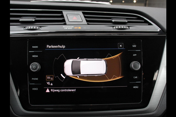 Volkswagen Touran 1.5 TSI 150pk DSG Comfortline Plus 7p | Navigatie | Apple Carplay/Android Auto | Wegklapbare trekhaak | Parkeersensoren | Adaptive Cruise Control | Stoelverwarming | Getinte ramen | Climate Control
