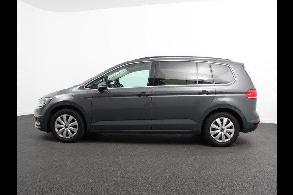 Volkswagen Touran 1.5 TSI 150pk DSG Comfortline Plus 7p | Navigatie | Apple Carplay/Android Auto | Wegklapbare trekhaak | Parkeersensoren | Adaptive Cruise Control | Stoelverwarming | Getinte ramen | Climate Control