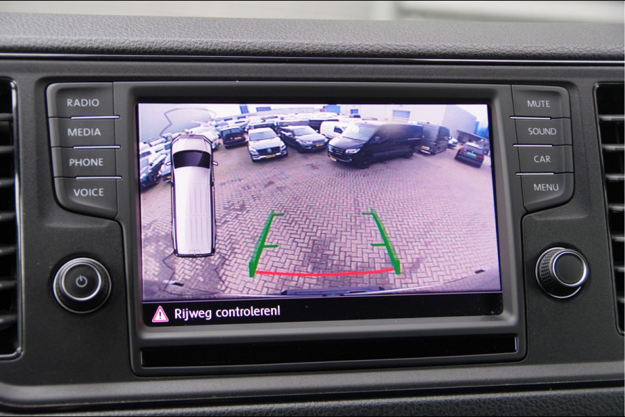 Volkswagen Crafter 2.0 TDI L3H3 Highline 3-ZITS, 140PK AUT. LED, CAMERA, NAVI, CRUISE, AIRCO, PARKEERSENSOREN