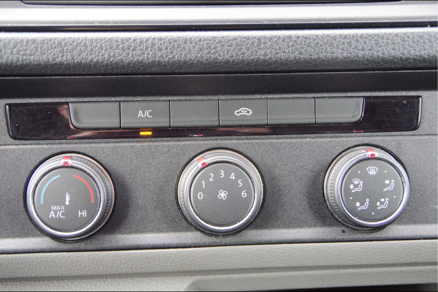 Volkswagen Crafter 2.0 TDI L3H3 Highline 3-ZITS, 140PK AUT. LED, CAMERA, NAVI, CRUISE, AIRCO, PARKEERSENSOREN
