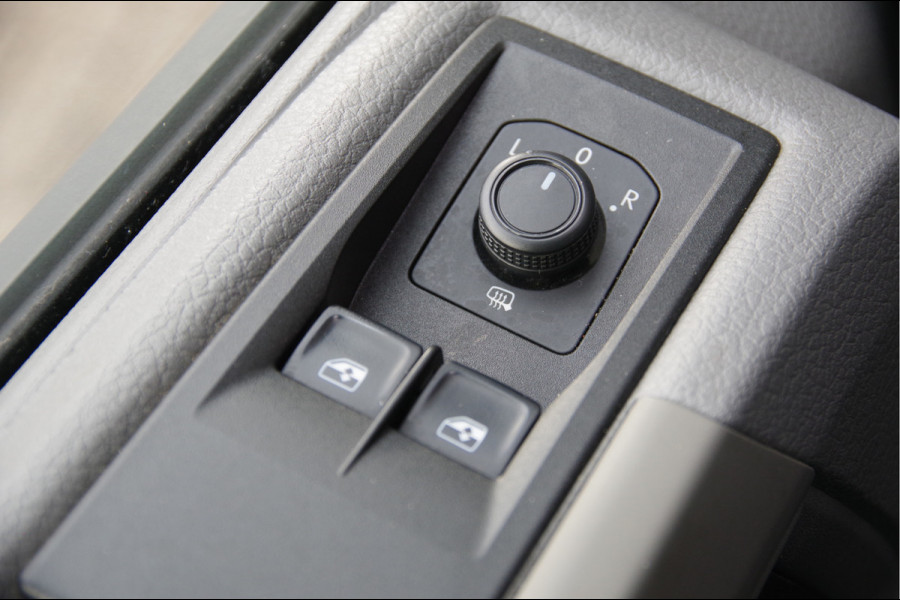 Volkswagen Crafter 2.0 TDI L3H3 Highline 3-ZITS, 140PK AUT. LED, CAMERA, NAVI, CRUISE, AIRCO, PARKEERSENSOREN
