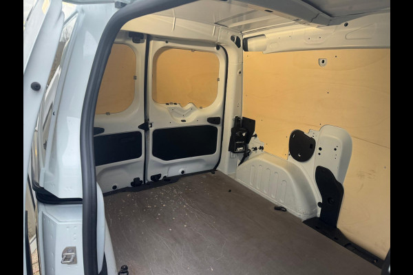 Renault Express TCe 100 Extra CarPlay & Android auto / P-sensor / Airco / Houten laadruimte