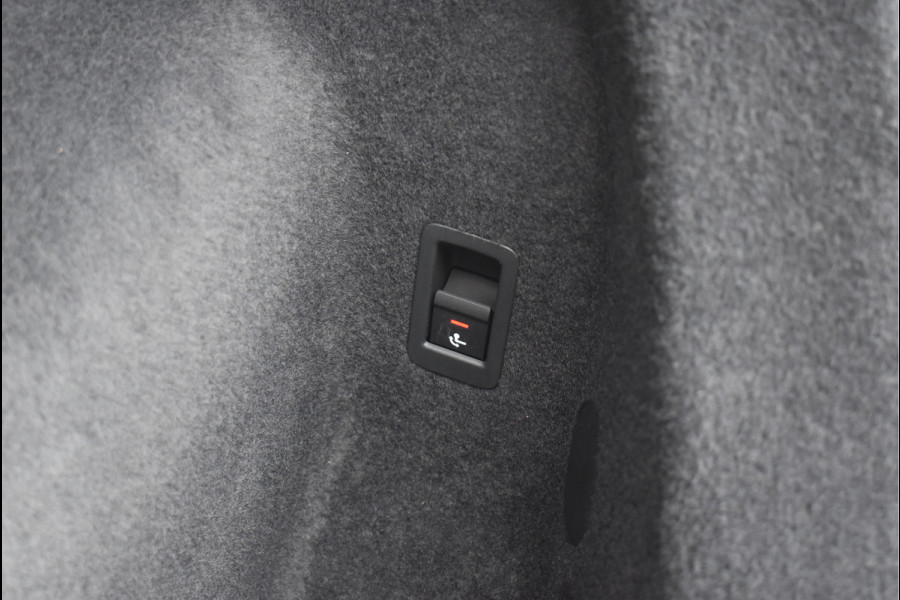 Audi Q3 Sportback 45 TFSI e S-Line 245 Pk Pano Rood Stiksel Leder Trekhaak Navi Camera 19 Inch