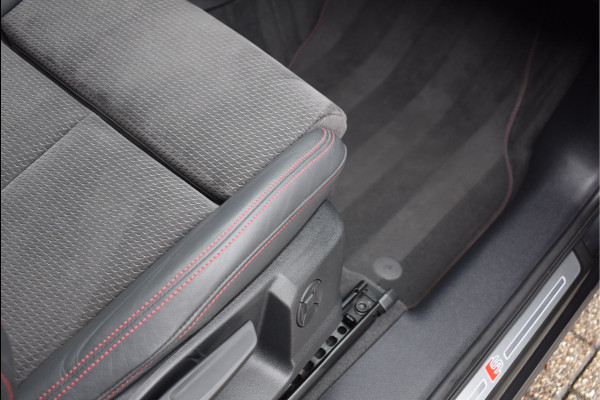 Audi Q3 Sportback 45 TFSI e S-Line 245 Pk Pano Rood Stiksel Leder Trekhaak Navi Camera 19 Inch