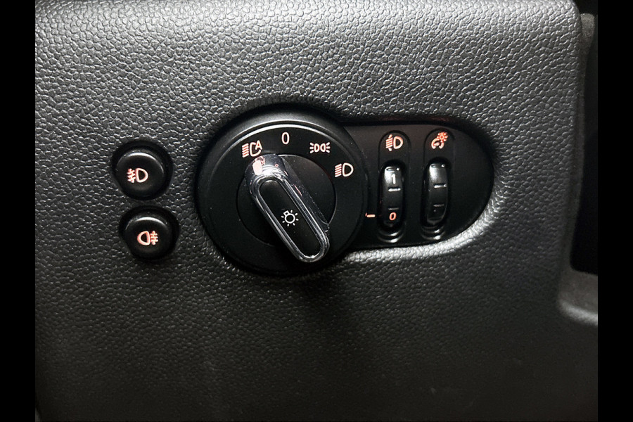 MINI Cabrio 1.5 Cooper Salt Business (Dealer OndH, Trekhaak, StoelV, Harman/ Kardon, Navigatie, Airco, Bluetooth, Etc)