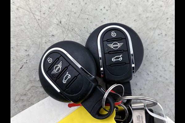 MINI Cabrio 1.5 Cooper Salt Business (Dealer OndH, Trekhaak, StoelV, Harman/ Kardon, Navigatie, Airco, Bluetooth, Etc)