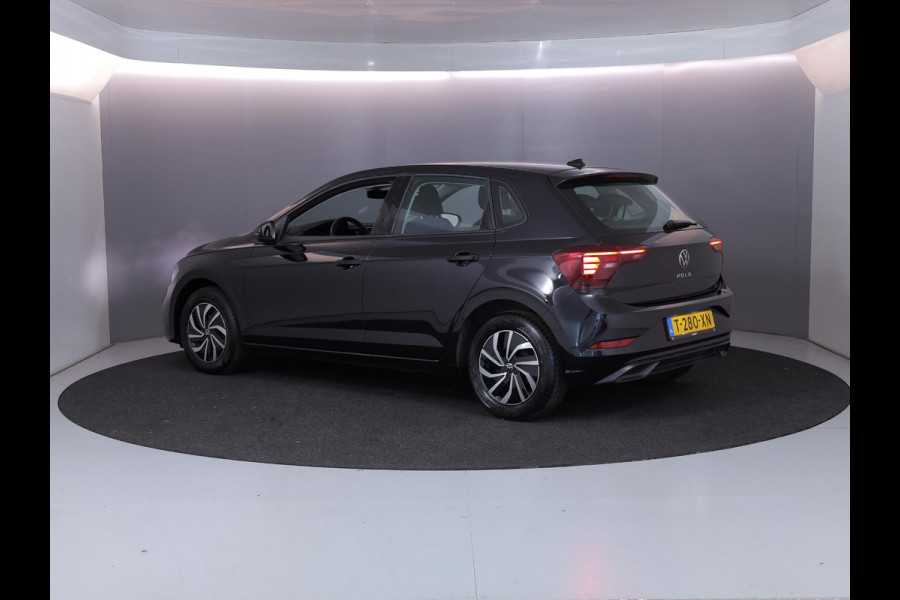 Volkswagen Polo 1.0 TSI Life 95 PK | Navigatie via app | Parkeersensoren voor en achter | LM velgen |