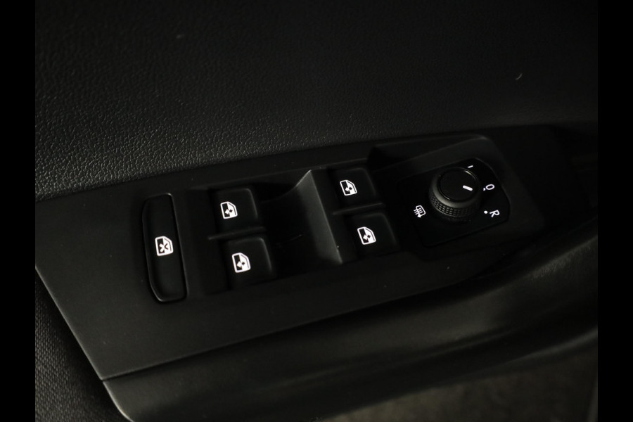 Volkswagen Polo 1.0 TSI Life 95 PK | Navigatie via app | Parkeersensoren voor en achter | LM velgen |