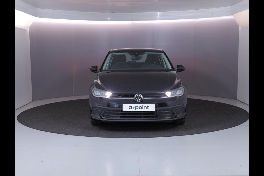 Volkswagen Polo 1.0 TSI Life 95 PK | Navigatie via app | Parkeersensoren voor en achter | LM velgen |