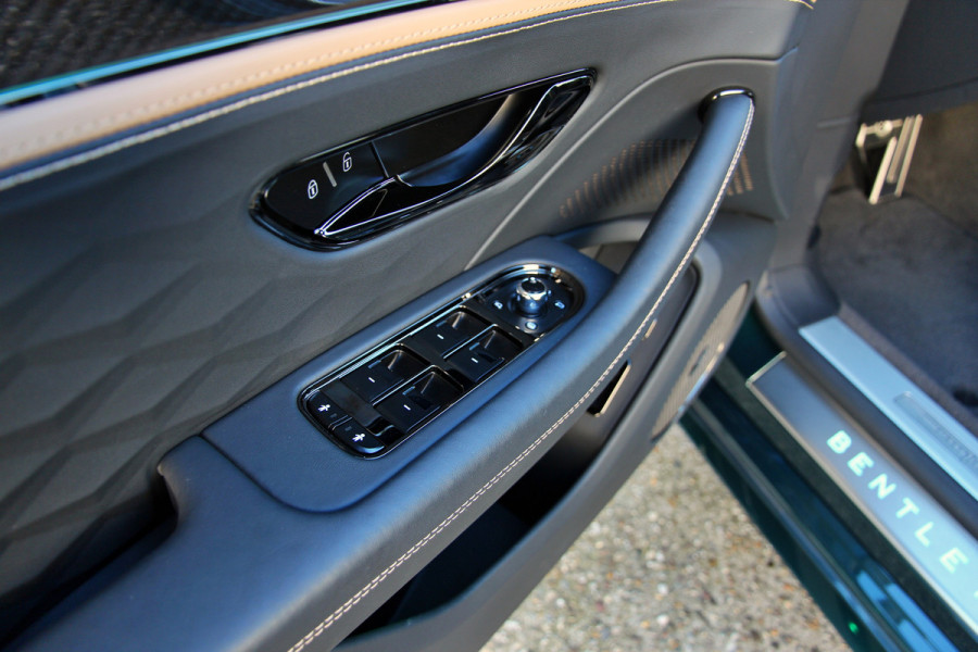 Bentley Flying Spur 4.0 V8 Hybrid Speed | Touring | Rotating | Naim | Panoramadak