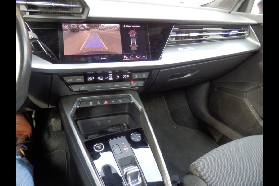 Audi A3 Limousine 35 TFSI Bns edition I Comfort stoelen I Afn. trekhaak I