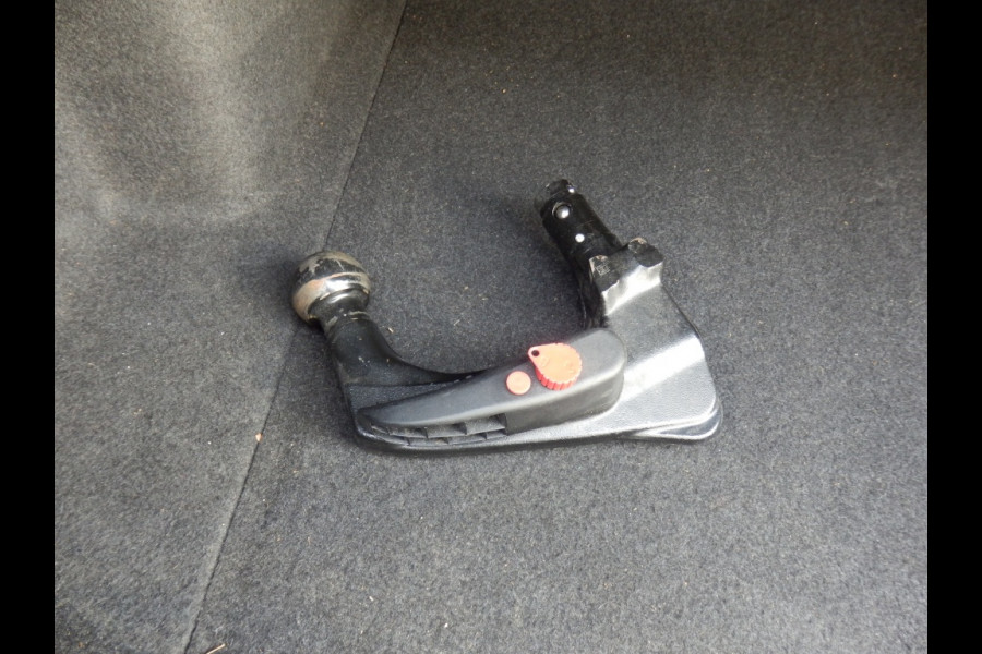 Audi A3 Limousine 35 TFSI Bns edition I Comfort stoelen I Afn. trekhaak I