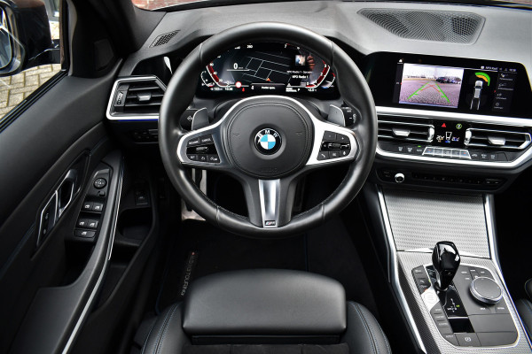 BMW 3 Serie Touring 320i M-Sport Shadow HiFi 19inch Camera NL-auto