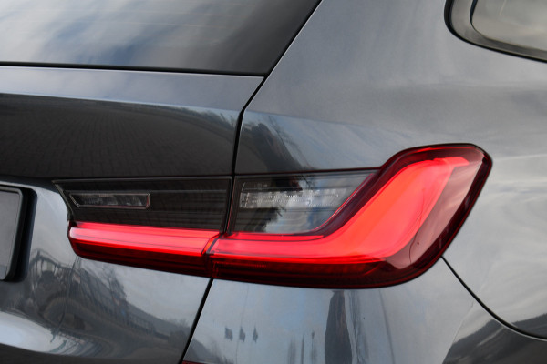 BMW 3 Serie Touring 320i M-Sport Shadow HiFi 19inch Camera NL-auto