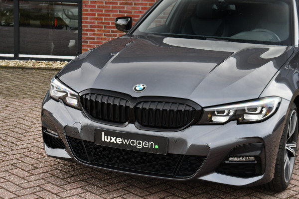 BMW 3 Serie Touring 320i M-Sport Shadow HiFi 19inch Camera NL-auto