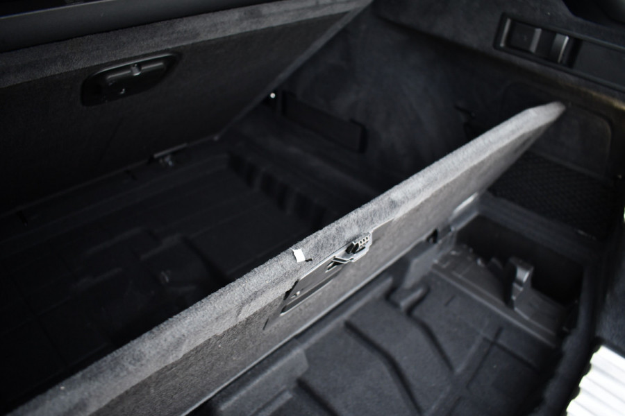 BMW 3 Serie Touring 320i M-Sport Shadow HiFi 19inch Camera NL-auto