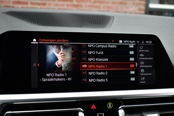 BMW 3 Serie Touring 320i M-Sport Shadow HiFi 19inch Camera NL-auto