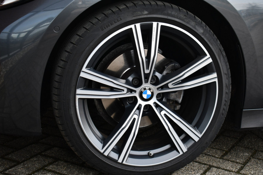BMW 3 Serie Touring 320i M-Sport Shadow HiFi 19inch Camera NL-auto