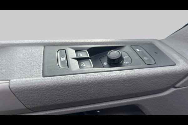 Volkswagen Transporter L1H1 2.0 TDI 110pk / Navigatie / App connect / Betimmering