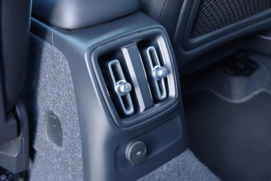 Volvo XC40 1.5 T5 262 PK Recharge R-Design PHEV, Winterpakket, Camera, LED, Cruise Control
