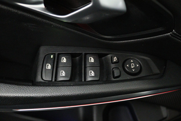 BMW 3-serie 330i High Executive Edition M-Pakket (PANORAMADAK, HEAD-UP, CAMERA, STOELVERWARMING, DEALER ONDERHOUDEN, NL-AUTO, NAP)