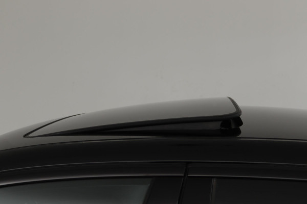 BMW 3-serie 330i High Executive Edition M-Pakket (PANORAMADAK, HEAD-UP, CAMERA, STOELVERWARMING, DEALER ONDERHOUDEN, NL-AUTO, NAP)