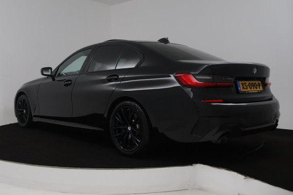 BMW 3-serie 330i High Executive Edition M-Pakket (PANORAMADAK, HEAD-UP, CAMERA, STOELVERWARMING, DEALER ONDERHOUDEN, NL-AUTO, NAP)