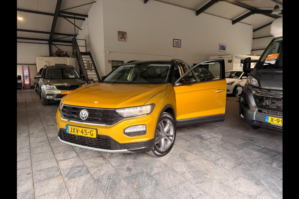 Volkswagen T-Roc 1.5 TSI Sport DSG ACC Panodak Stoelverw Navigatie Sfeerverl