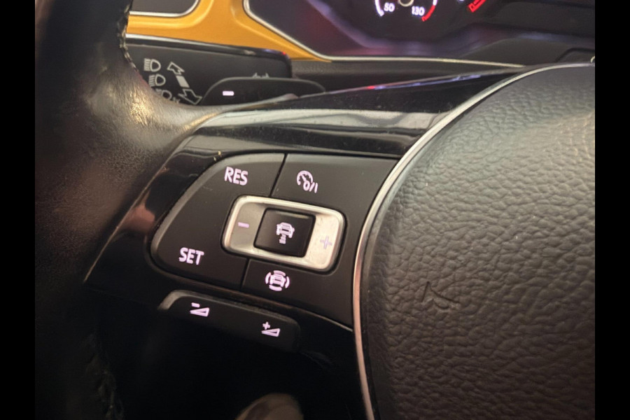 Volkswagen T-Roc 1.5 TSI Sport DSG ACC Panodak Stoelverw Navigatie Sfeerverl