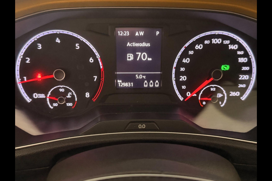 Volkswagen T-Roc 1.5 TSI Sport DSG ACC Panodak Stoelverw Navigatie Sfeerverl