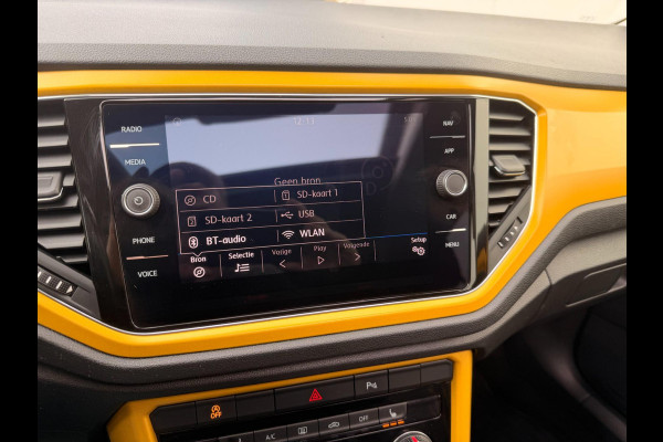 Volkswagen T-Roc 1.5 TSI Sport DSG ACC Panodak Stoelverw Navigatie Sfeerverl