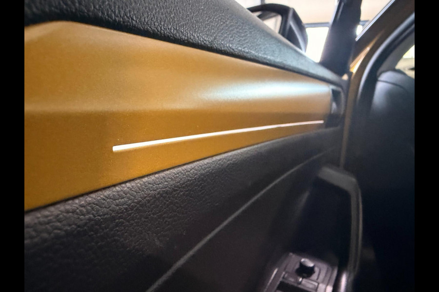 Volkswagen T-Roc 1.5 TSI Sport DSG ACC Panodak Stoelverw Navigatie Sfeerverl