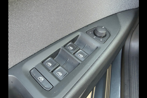 Seat Leon 1.0 EcoTSI Style Intens / AUTOMAAT / NAP / CARPLAY