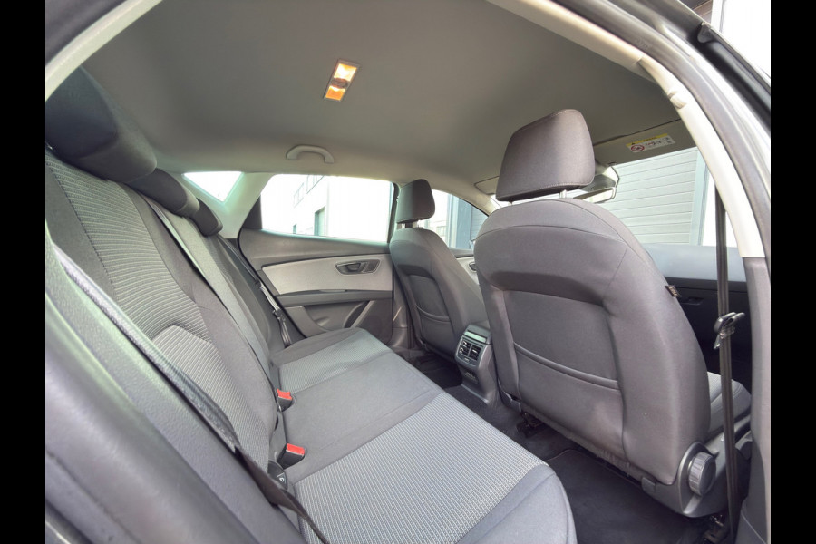 Seat Leon 1.0 EcoTSI Style Intens / AUTOMAAT / NAP / CARPLAY