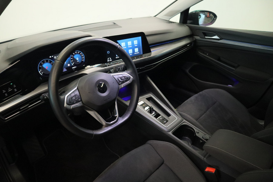 Volkswagen Golf 1.5 eTSI Style Panoramadak Elec.Trekhaak IQ-led