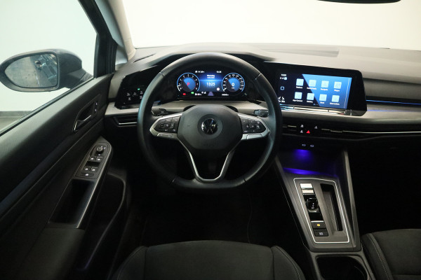 Volkswagen Golf 1.5 eTSI Style Panoramadak Elec.Trekhaak IQ-led