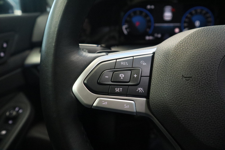 Volkswagen Golf 1.5 eTSI Style Panoramadak Elec.Trekhaak IQ-led